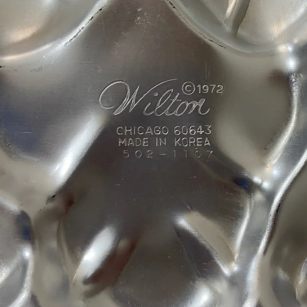 Vintage 1972 Wilton Treeliteful Christmas Cake Pan Holiday Nostalgia Decorated